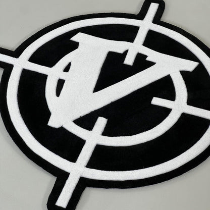 V-LOGO RUG